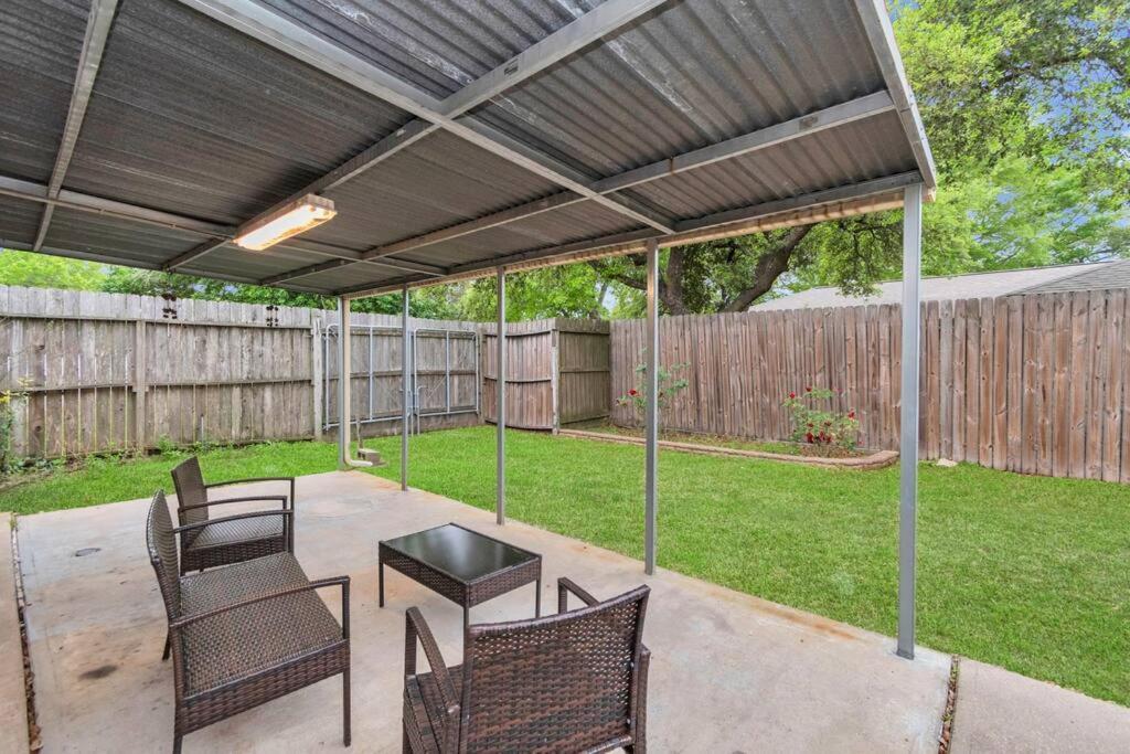 Gated Home W Hot Tub On 1/2 Acre. Sleeps 13 Houston Exterior photo